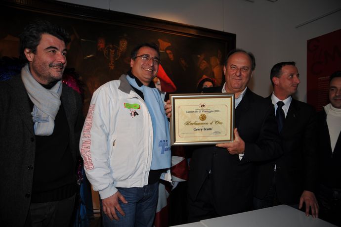 Ingrandisci la foto